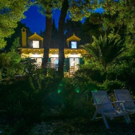 Deluxe Villa Sirena On The Beach With Pool Супетар Екстериор снимка
