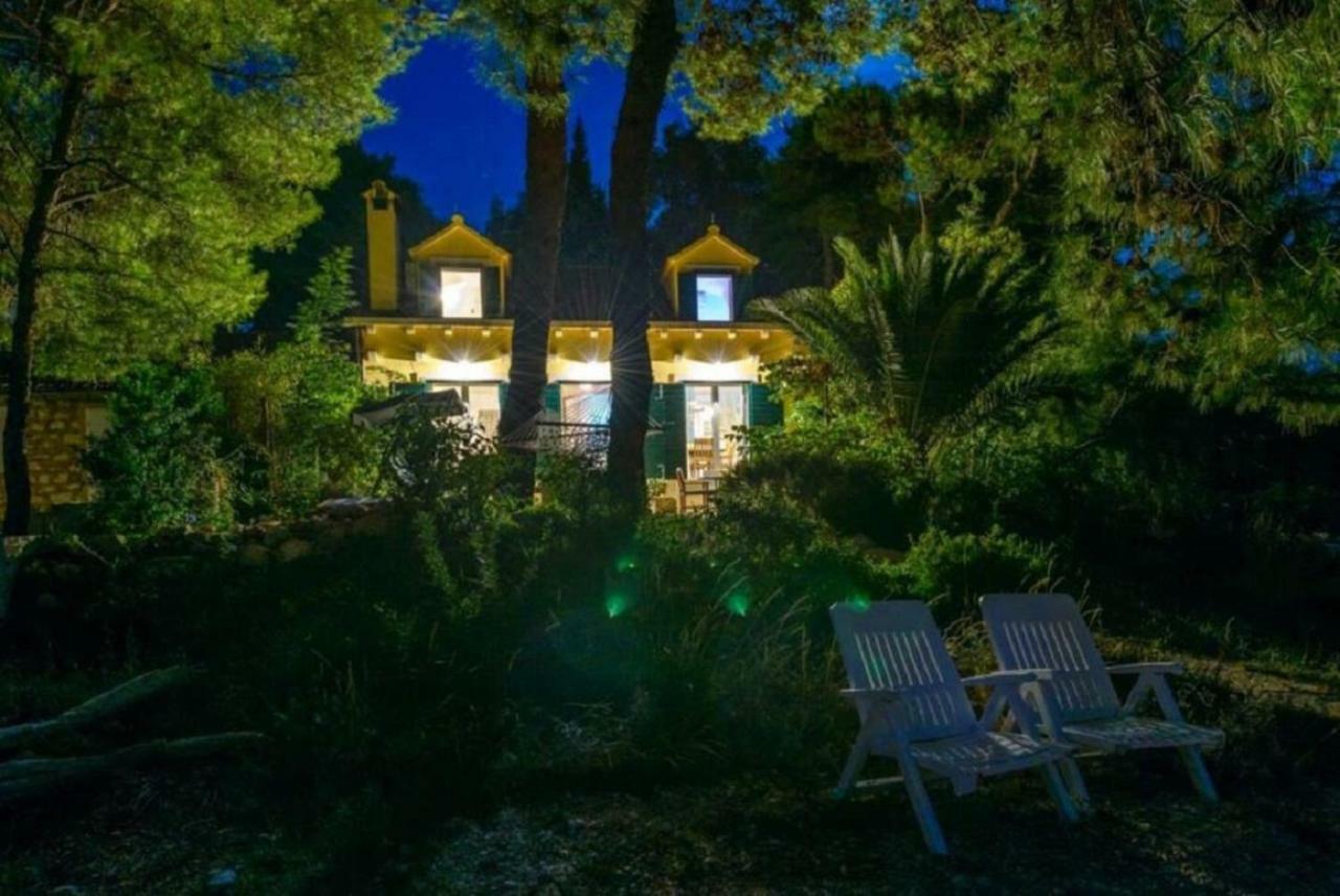 Deluxe Villa Sirena On The Beach With Pool Супетар Екстериор снимка