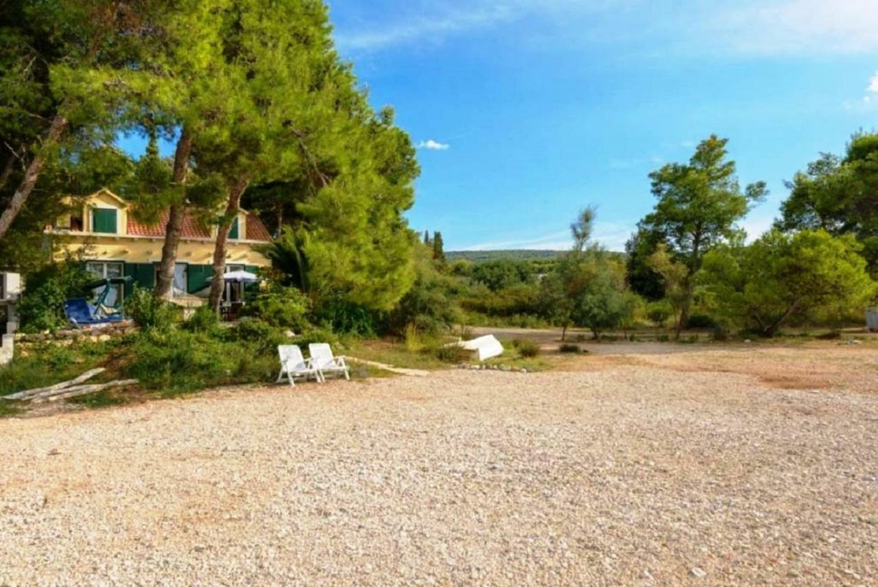 Deluxe Villa Sirena On The Beach With Pool Супетар Екстериор снимка