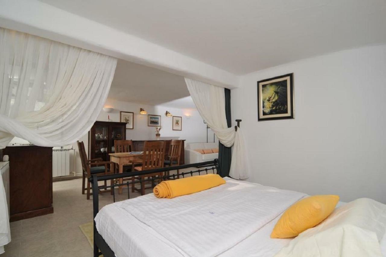 Deluxe Villa Sirena On The Beach With Pool Супетар Екстериор снимка