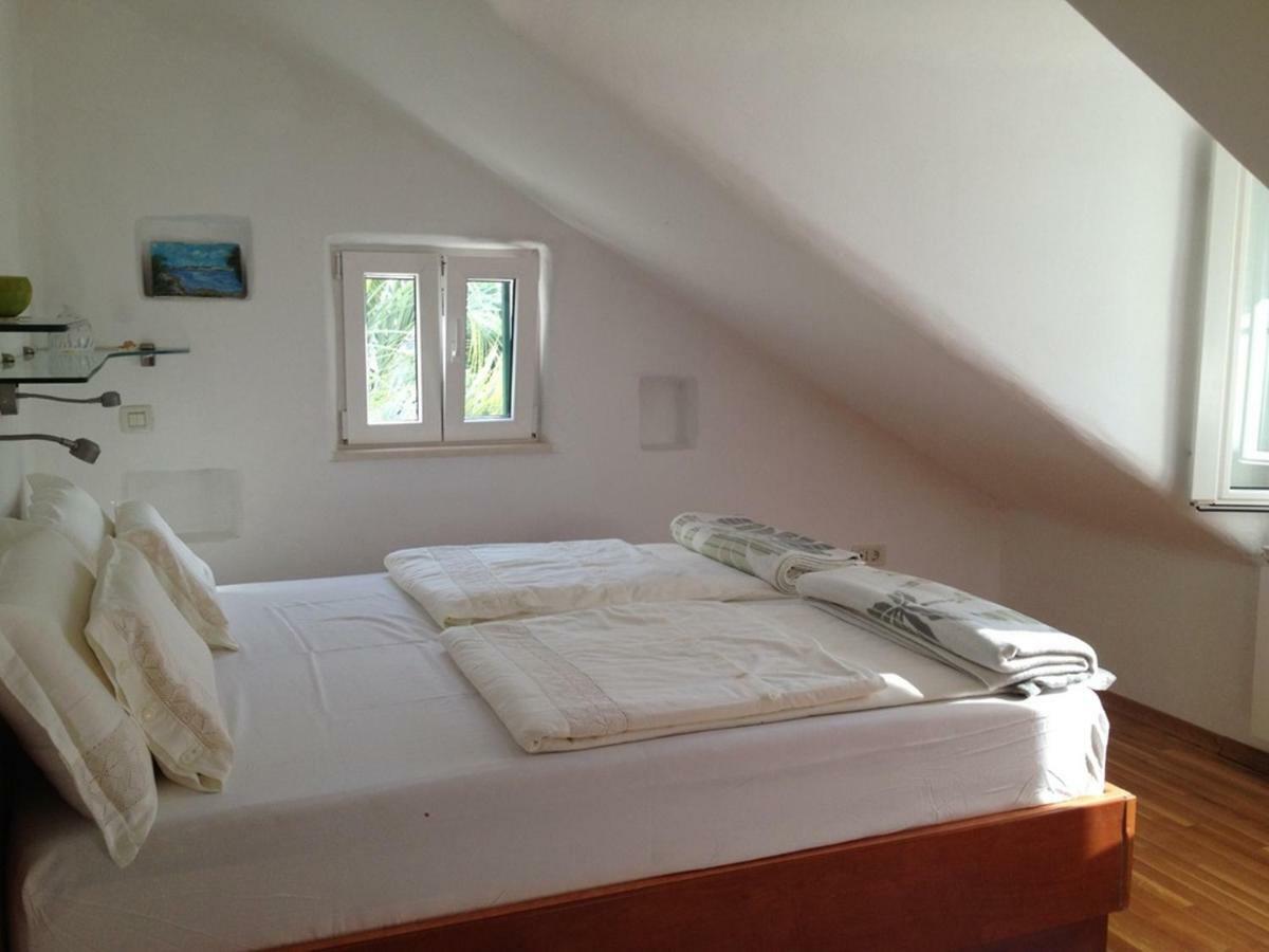 Deluxe Villa Sirena On The Beach With Pool Супетар Екстериор снимка