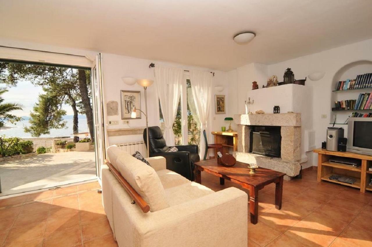 Deluxe Villa Sirena On The Beach With Pool Супетар Екстериор снимка