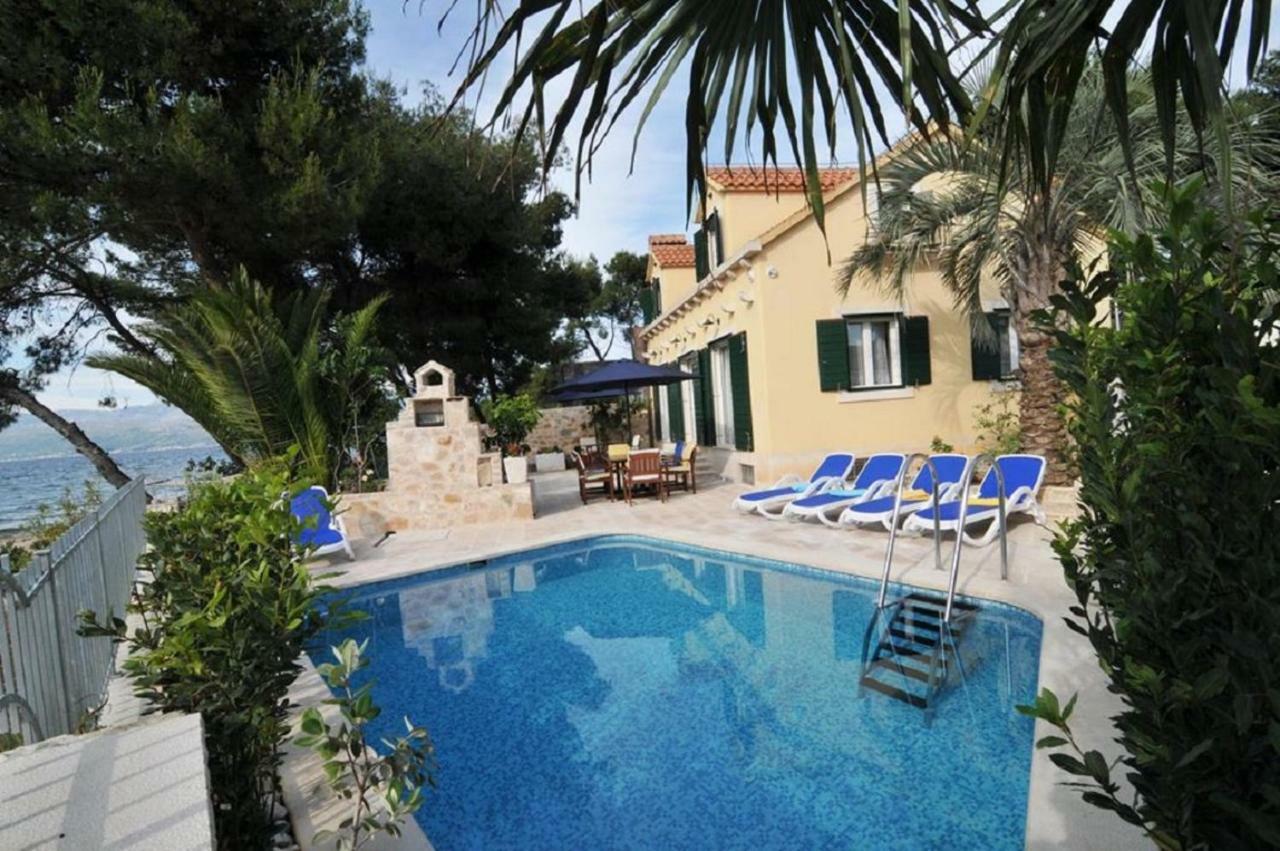 Deluxe Villa Sirena On The Beach With Pool Супетар Екстериор снимка